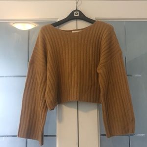 Crop flowy sleeve sweater